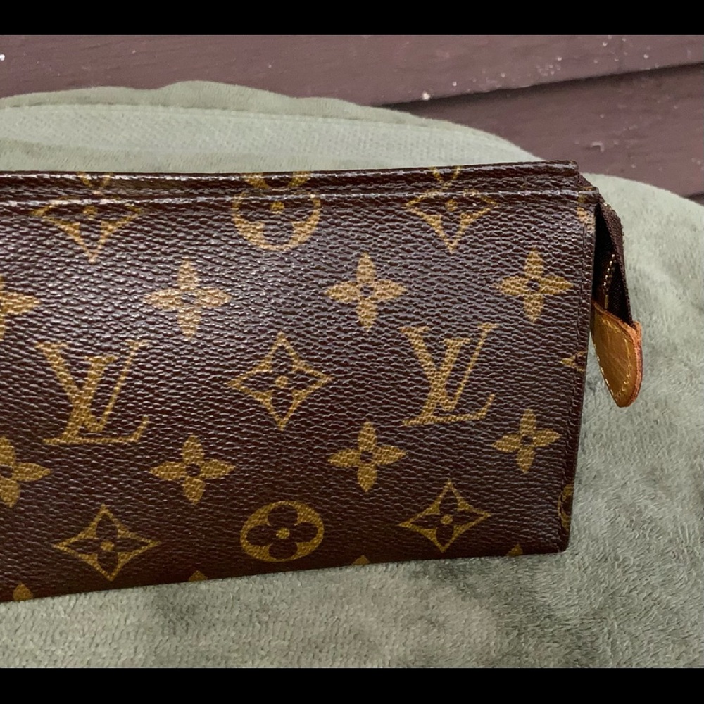 Authentic Louis Vuitton Cosmetic Pouch 15” LIKE NEW